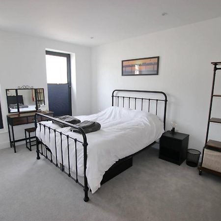 Modern Home For Small Groups By Stones Throw Apartments - Free Parking - Sea View Worthing Zewnętrze zdjęcie