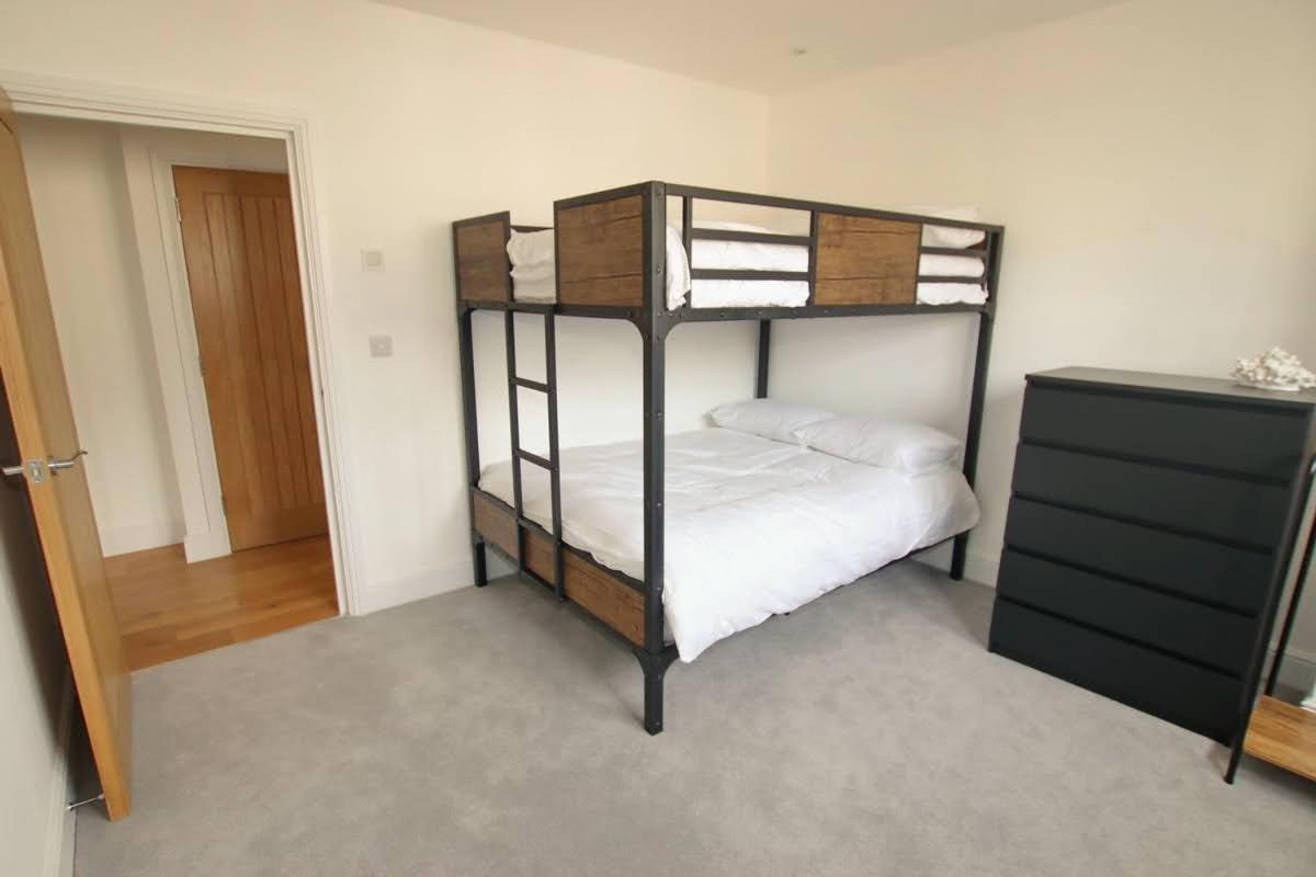 Modern Home For Small Groups By Stones Throw Apartments - Free Parking - Sea View Worthing Zewnętrze zdjęcie